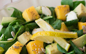 ENSALADA DE AGUACATE MANGO Y ENELDO