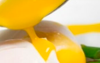 HUEVOS POCHEADOS CON QUESO